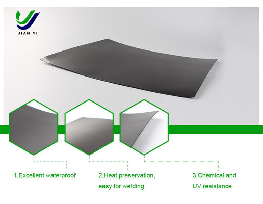 HDPE lỏng lỏng Geomembrane 1m-9m chiều rộng với 700% kéo dài khi vỡ và khả năng chống hóa học tuyệt vời để kiểm soát rò rỉ
