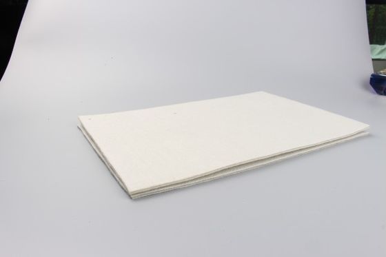 Hai vải và một tấm nhựa composite Geomembrane cho các dự án cường độ cao 0.2-3mm Độ dày