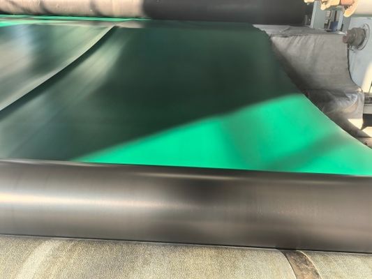 Đen và xanh lá cây hai màu HDPE Geomembrane mịn cho bảo vệ môi trường