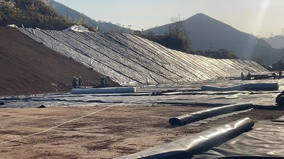 HDPE Đơn vị Geomembrane cho xử lý nước bãi rác khai thác mỏ và tuổi thọ lâu hơn