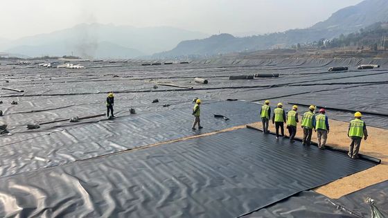 HDPE Đơn vị Geomembrane cho xử lý nước bãi rác khai thác mỏ và tuổi thọ lâu hơn
