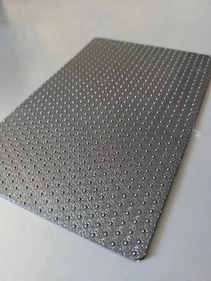 Quá trình sản xuất tiên tiến của Geomembrane kết cấu HDPE cho kỹ thuật môi trường