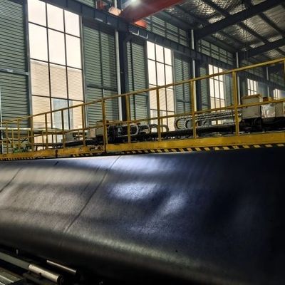 Dễ dàng Xây dựng Xây dựng đường cong chống trượt Geomembrane 1.0mm-2.5mm Để chứa chất thải