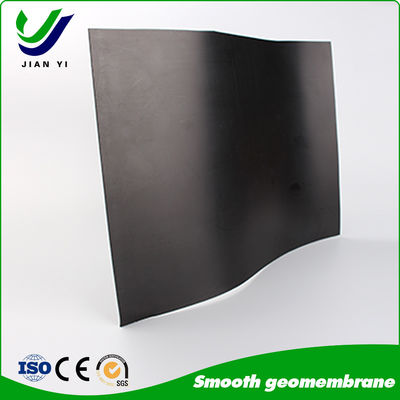 HDPE Geomembrane mịn cho hồ dung dịch mỏ với độ thấm cực thấp và khả năng chống ăn mòn hóa học