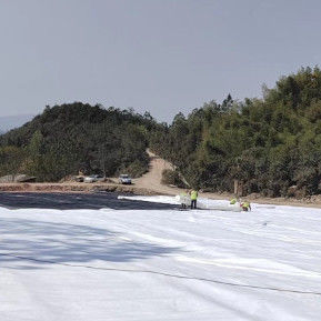 Chức năng tách không dệt dây dài Geotextile chiều rộng 1m-6m cho các ứng dụng bãi rác khai thác mỏ