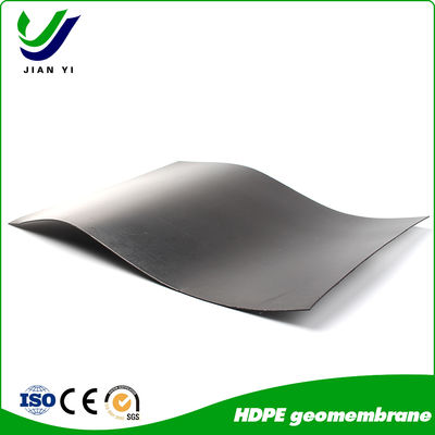 Màng địa kỹ thuật HDPE trơn hiệu suất cao với độ giãn dài khi đứt 700%, khả năng chống hóa chất tuyệt vời và chiều rộng tùy chỉnh cho nuôi trồng thủy sản