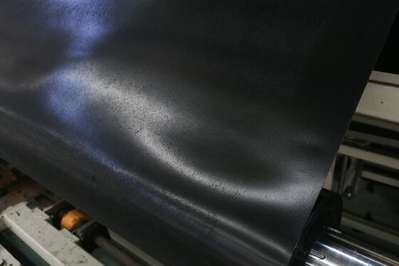 Địa niêm mạc HDPE kết cấu chống tia UV với bề mặt ma sát cao cho các ứng dụng chiều rộng 6m-8m