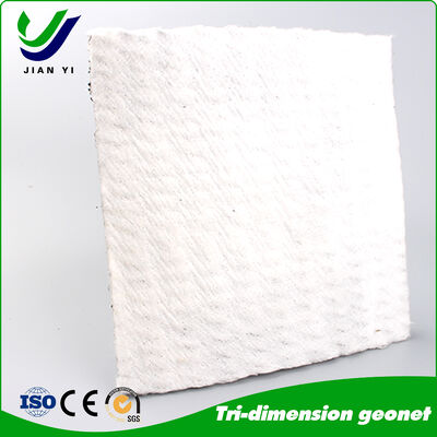 Mạng thoát nước tổng hợp 3D chống tia UV và kháng hóa chất với độ bền kéo cao ≥ 16kN/m cho thoát nước dưới lòng đất và vườn