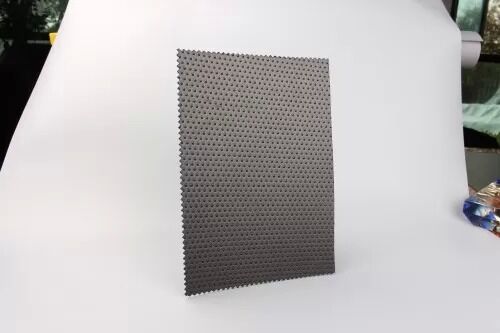 Geomembrane HDPE chống trượt ổn định có hệ số ma sát cao với độ không thấm cực thấp cho các dự án kỹ thuật